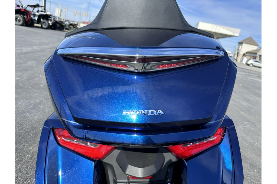 2018 Honda Gold Wing Tour - Pearl Hawkseye Blue