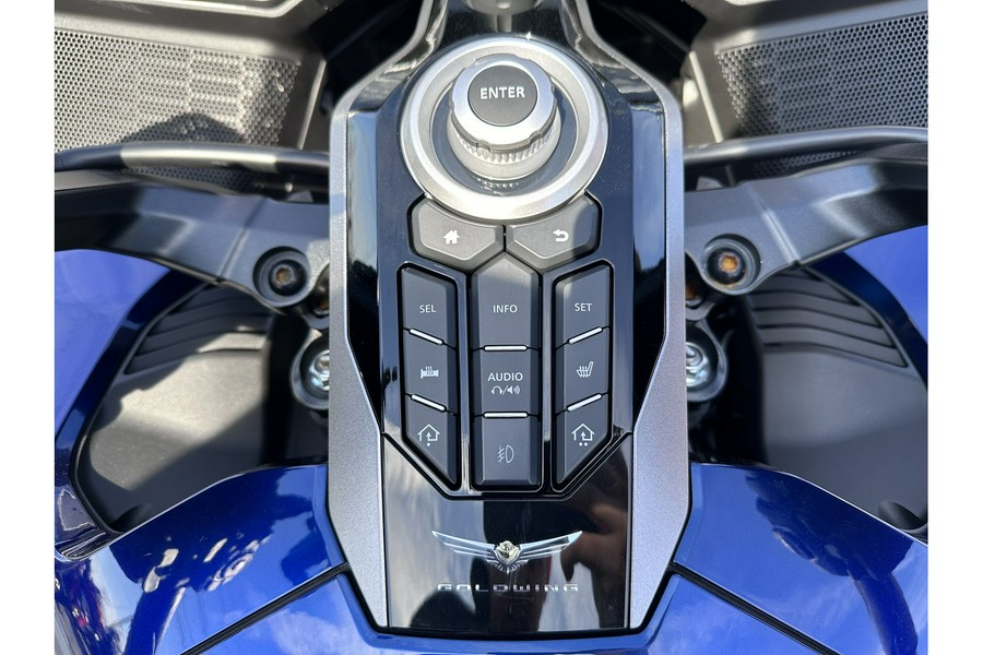 2018 Honda Gold Wing Tour - Pearl Hawkseye Blue