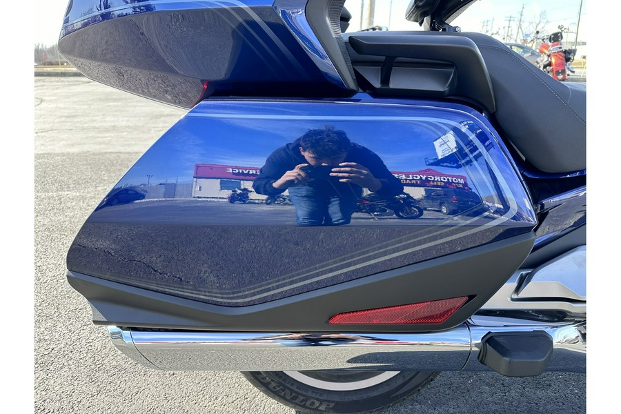 2018 Honda Gold Wing Tour - Pearl Hawkseye Blue