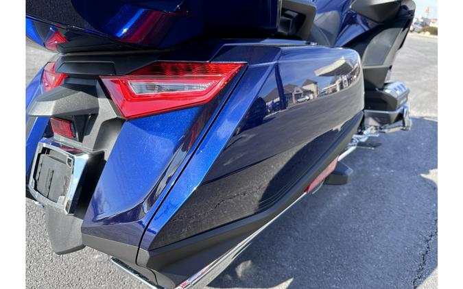 2018 Honda Gold Wing Tour - Pearl Hawkseye Blue