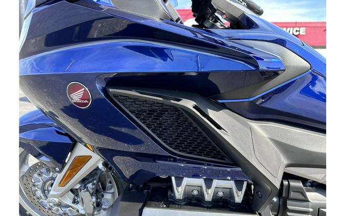 2018 Honda Gold Wing Tour - Pearl Hawkseye Blue