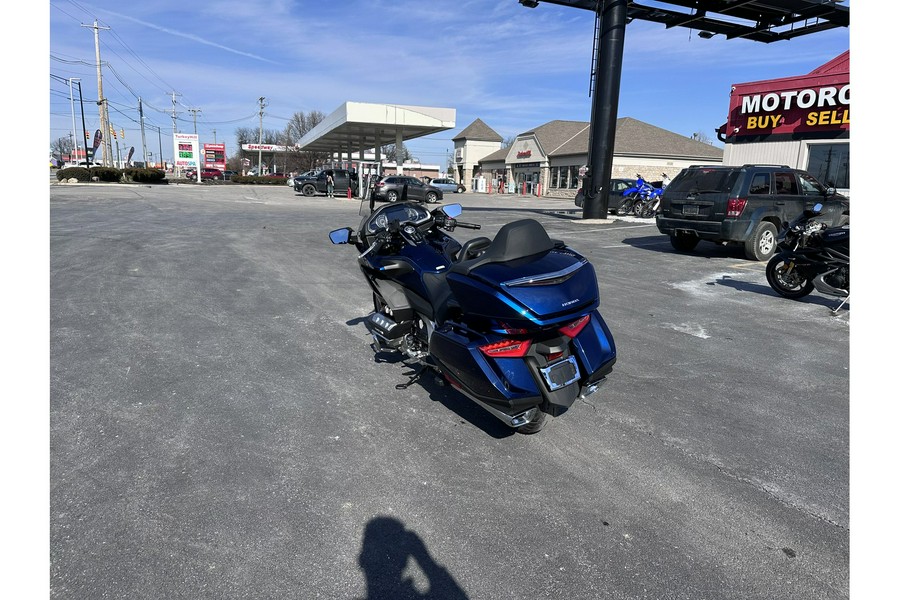 2018 Honda Gold Wing Tour - Pearl Hawkseye Blue