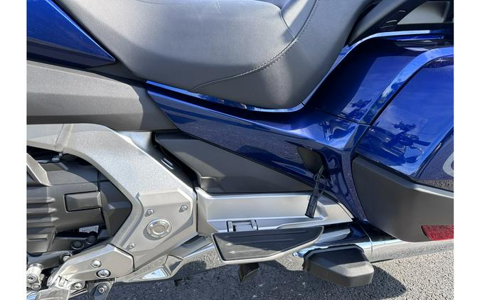 2018 Honda Gold Wing Tour - Pearl Hawkseye Blue