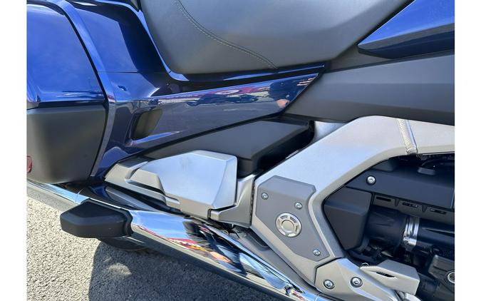 2018 Honda Gold Wing Tour - Pearl Hawkseye Blue