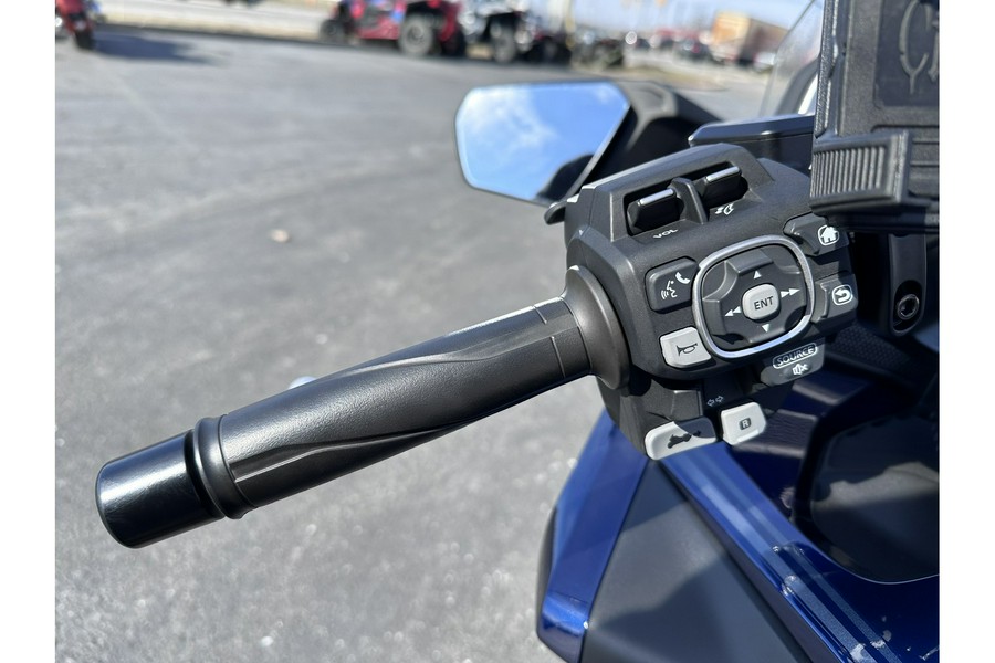 2018 Honda Gold Wing Tour - Pearl Hawkseye Blue