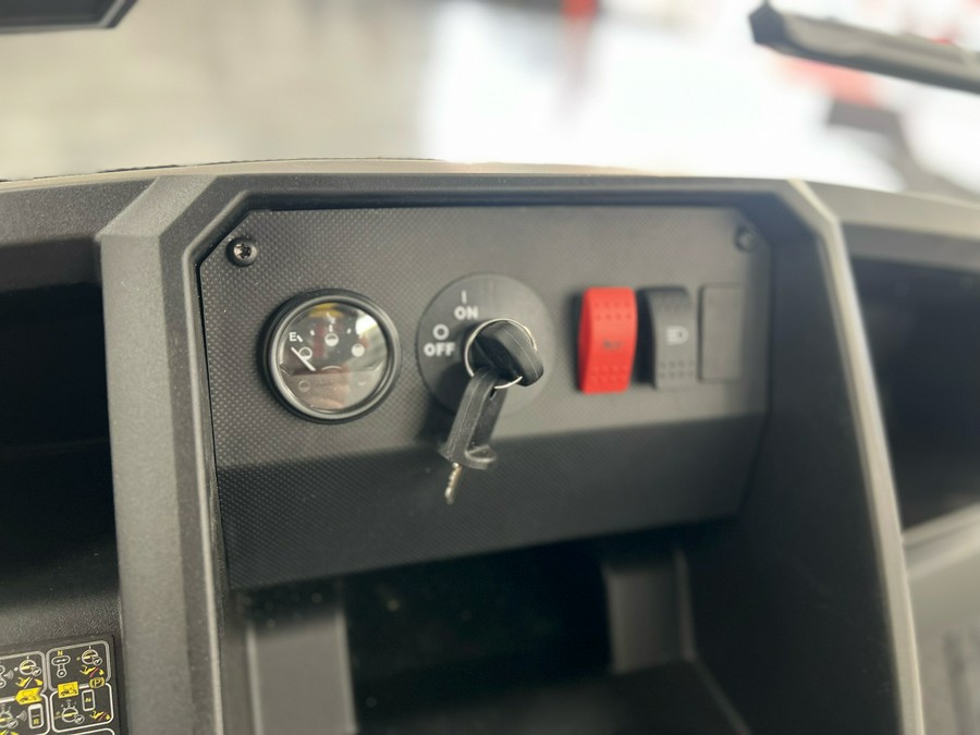 2025 Cushman Hauler 800X EFI Gas