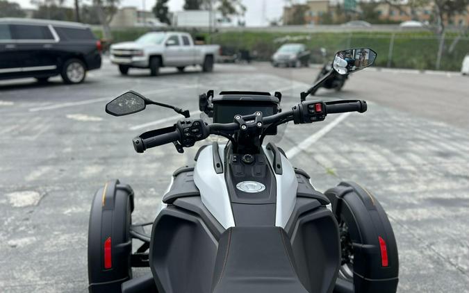 2025 Can-Am CANYON XT