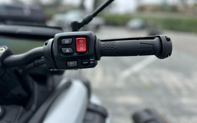 2025 Can-Am CANYON XT