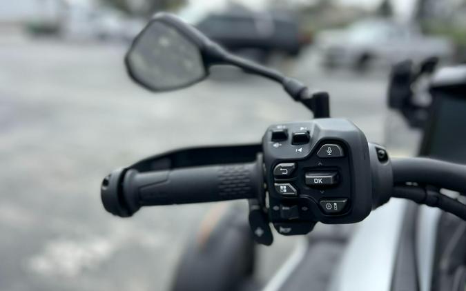 2025 Can-Am CANYON XT