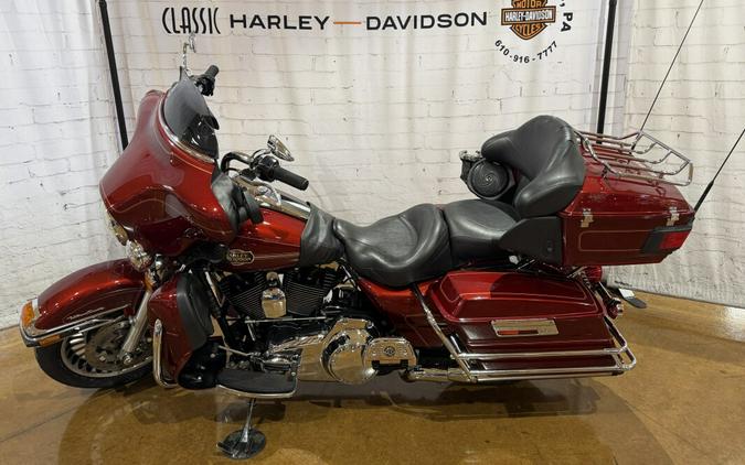 2009 Harley-Davidson® Electra Glide® Ultra Classic® FLHTCU 630729 Red Hot Sunglo