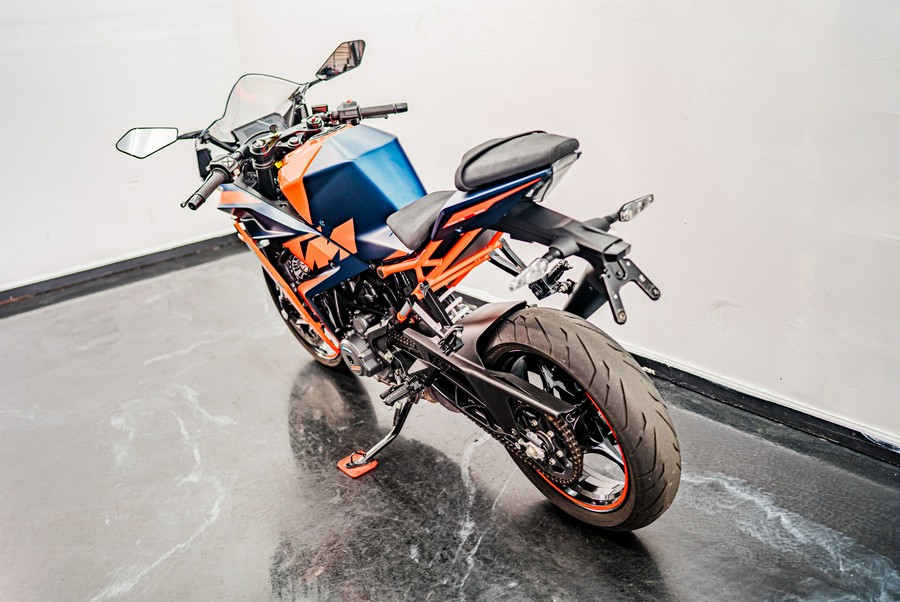 2022 KTM RC 390