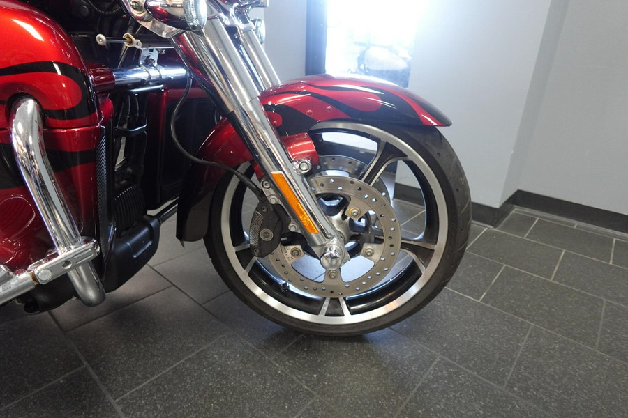 2022 Harley-Davidson CVO Tri Glide FLHTCUTGSE