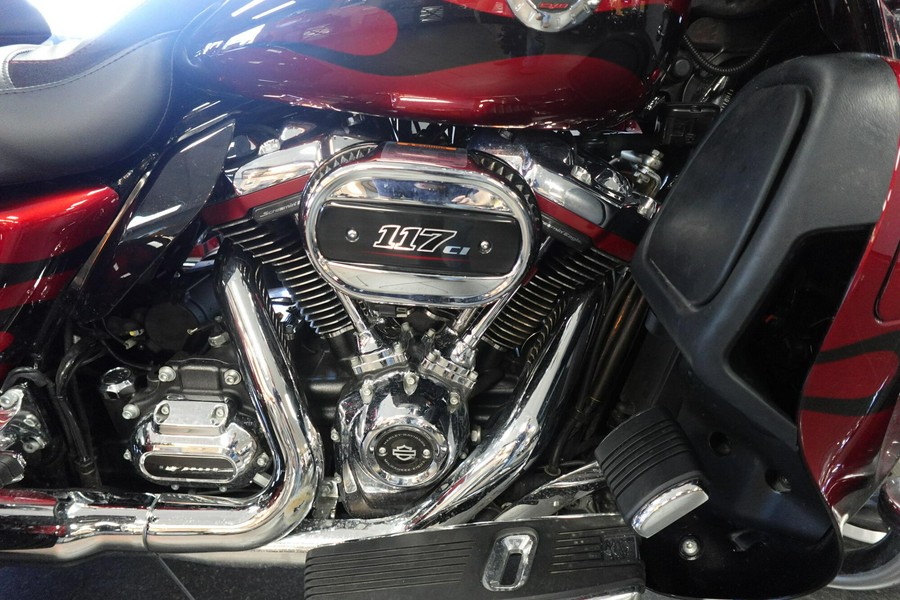 2022 Harley-Davidson CVO Tri Glide FLHTCUTGSE