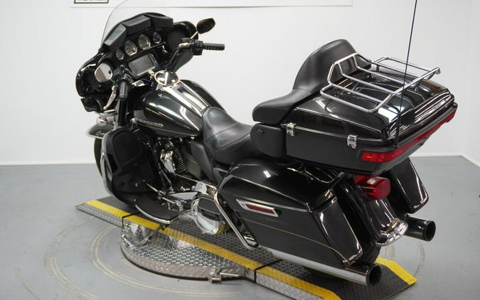 2017 Harley-Davidson® Ultra Limited Black Quartz