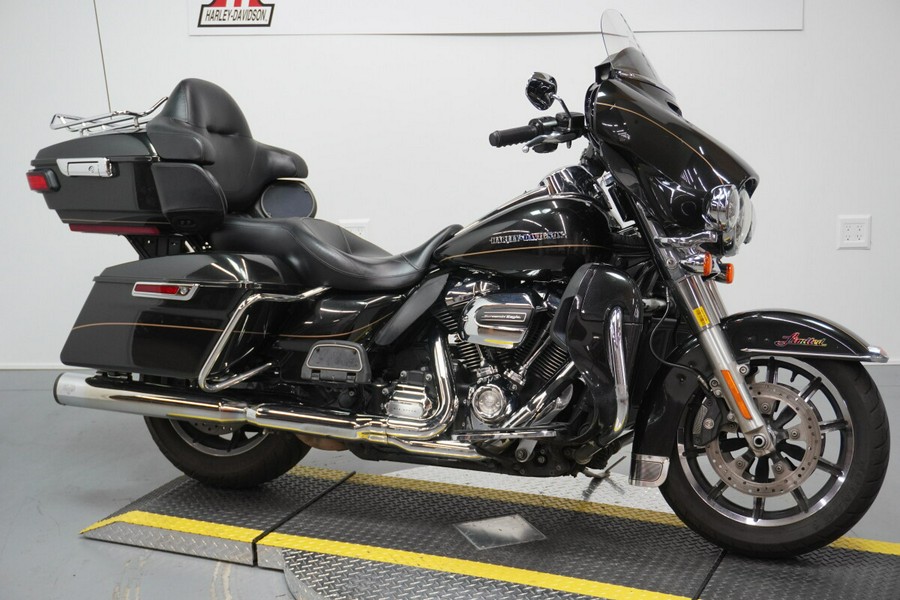 2017 Harley-Davidson® Ultra Limited Black Quartz
