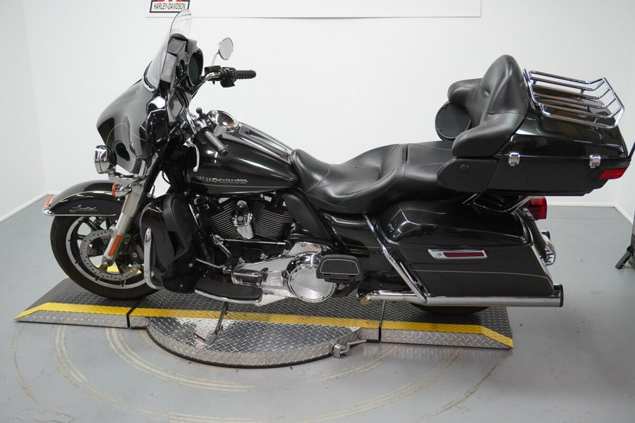 2017 Harley-Davidson® Ultra Limited Black Quartz
