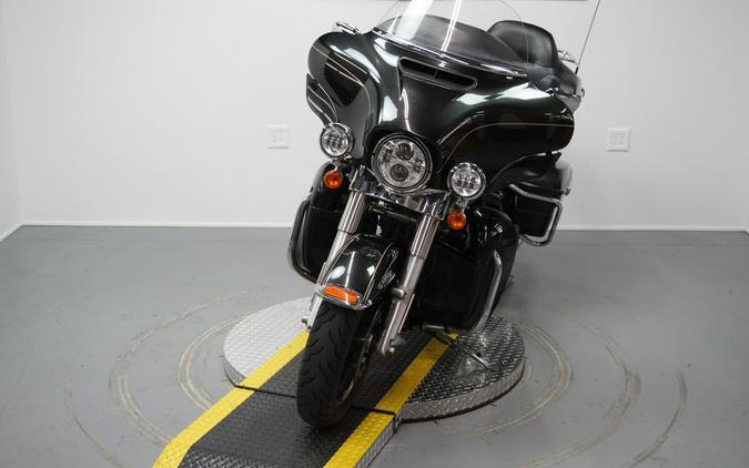 2017 Harley-Davidson® Ultra Limited Black Quartz