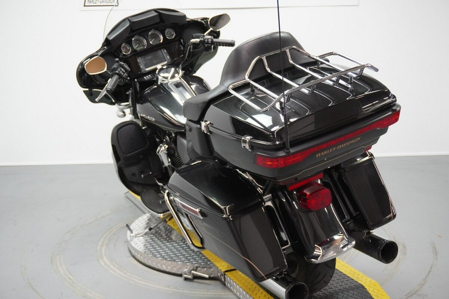 2017 Harley-Davidson® Ultra Limited Black Quartz