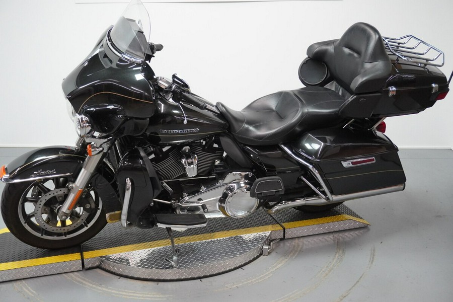 2017 Harley-Davidson® Ultra Limited Black Quartz