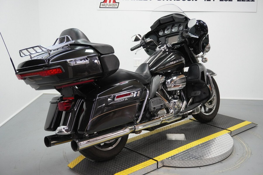 2017 Harley-Davidson® Ultra Limited Black Quartz