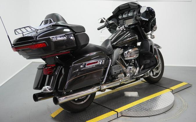 2017 Harley-Davidson® Ultra Limited Black Quartz