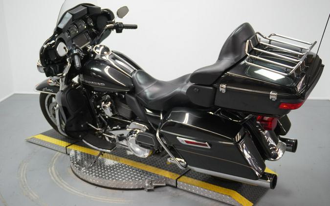 2017 Harley-Davidson® Ultra Limited Black Quartz