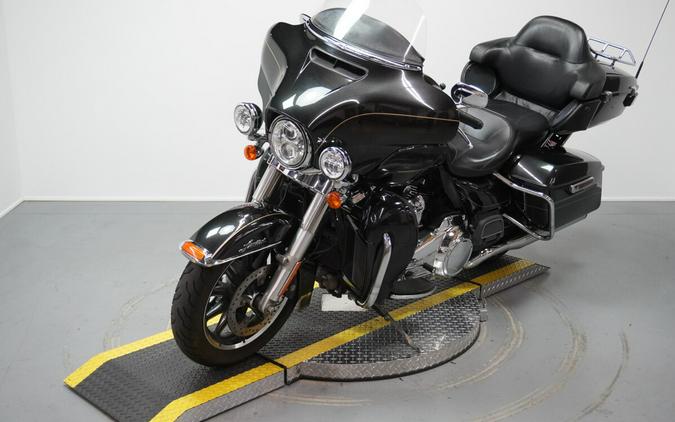 2017 Harley-Davidson® Ultra Limited Black Quartz