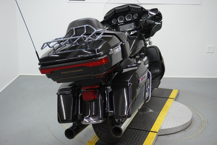2017 Harley-Davidson® Ultra Limited Black Quartz