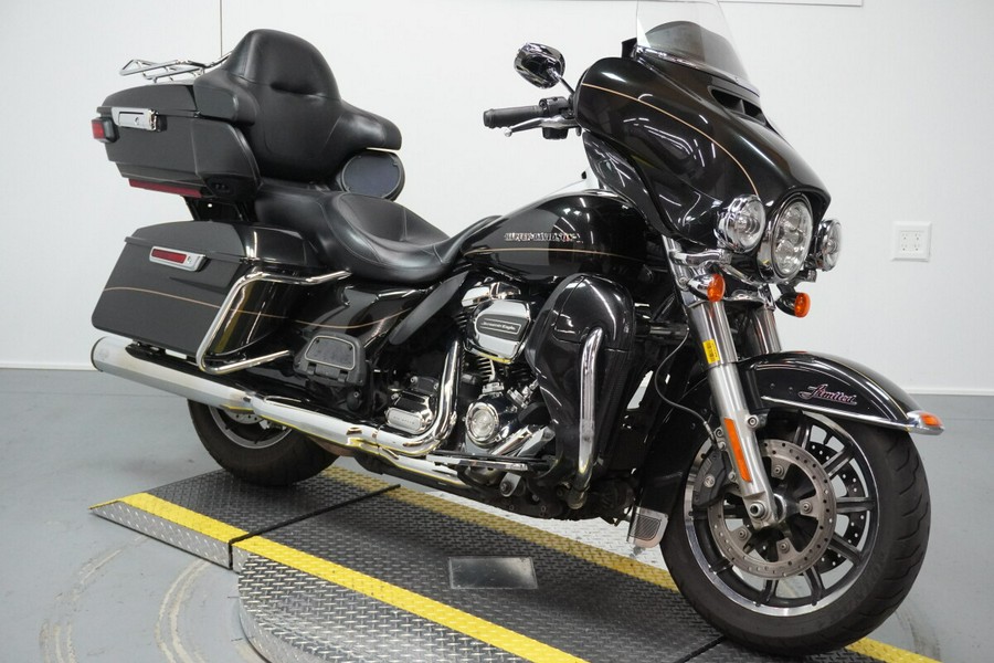2017 Harley-Davidson® Ultra Limited Black Quartz