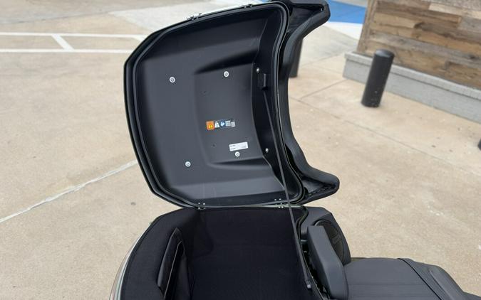 2026 Harley-Davidson® Road Glide Limited Olive Steel Metallic / Vivid Black Chrome Trim