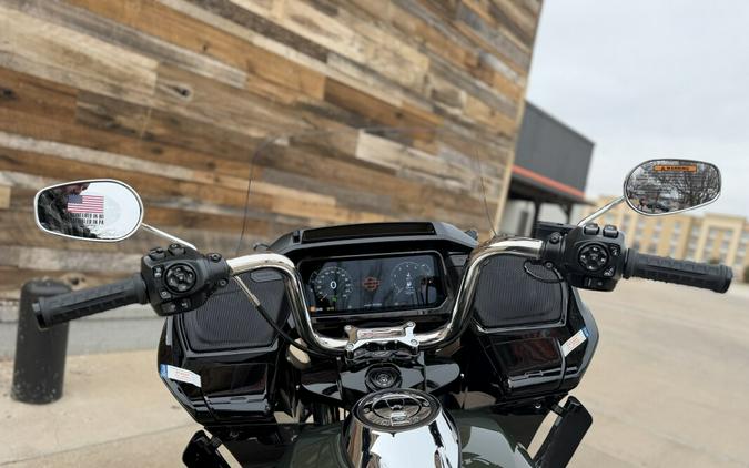 2026 Harley-Davidson® Road Glide Limited Olive Steel Metallic / Vivid Black Chrome Trim