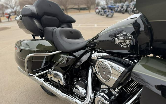 2026 Harley-Davidson® Road Glide Limited Olive Steel Metallic / Vivid Black Chrome Trim