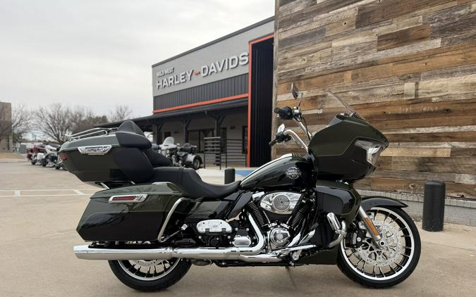 2026 Harley-Davidson® Road Glide Limited Olive Steel Metallic / Vivid Black Chrome Trim