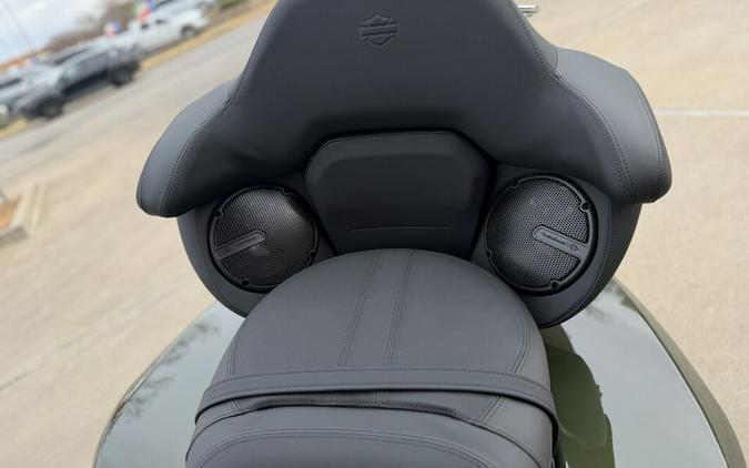 2026 Harley-Davidson® Road Glide Limited Olive Steel Metallic / Vivid Black Chrome Trim