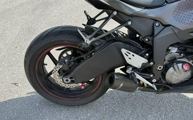 2023 Kawasaki Ninja ZX-6R ABS Metallic Matte Graphenesteel Gray / Black KRT Edition