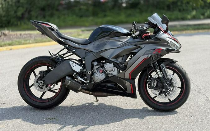2023 Kawasaki Ninja ZX-6R ABS Metallic Matte Graphenesteel Gray / Black KRT Edition