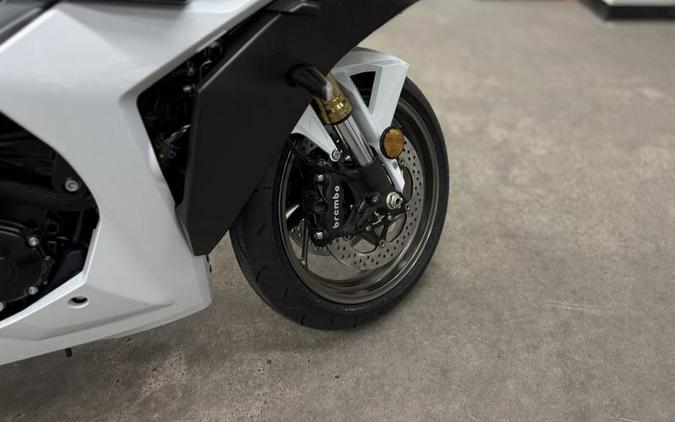 2026 Suzuki GSX-S1000GT+