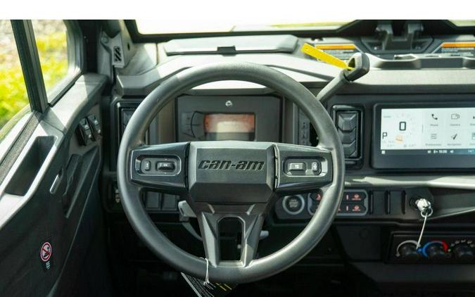 2026 Can-Am Defender MAX XT CAB HD11