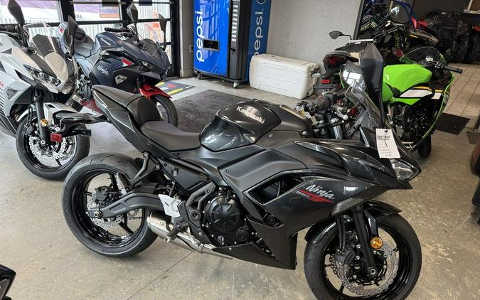 2026 Kawasaki Ninja® 650 Base