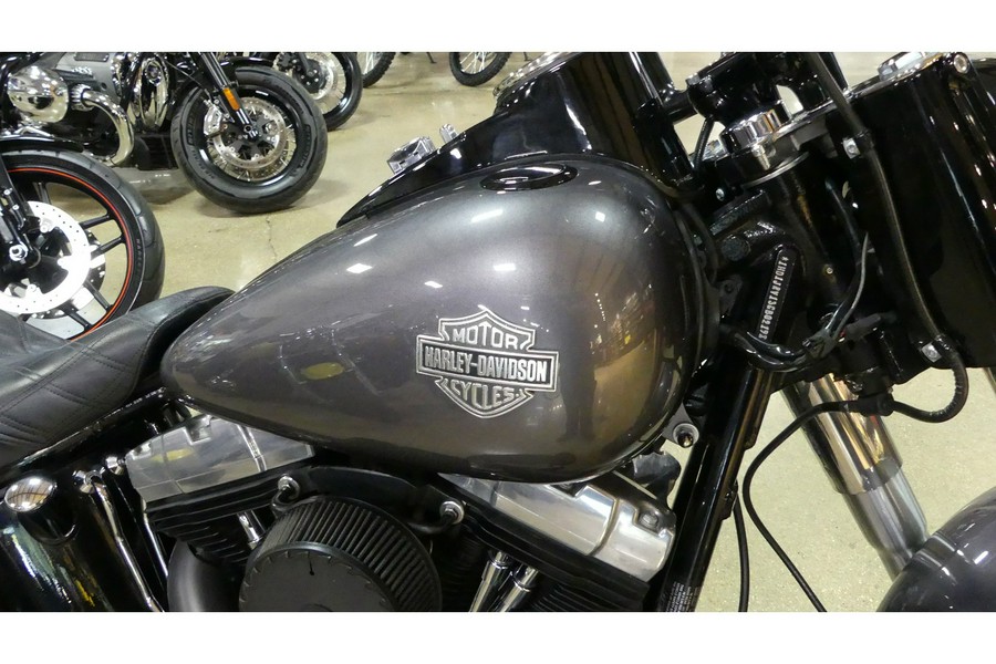 2016 Harley-Davidson® Softail Slim®