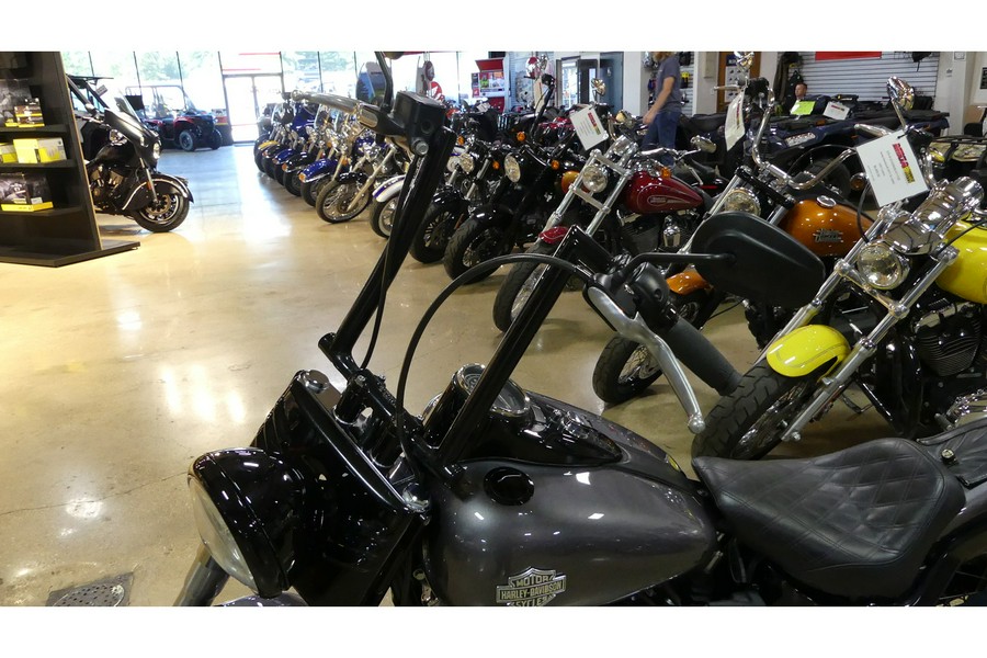 2016 Harley-Davidson® Softail Slim®