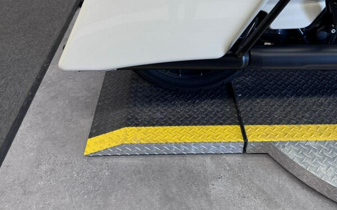 2022 FLHXS Street Glide® Special