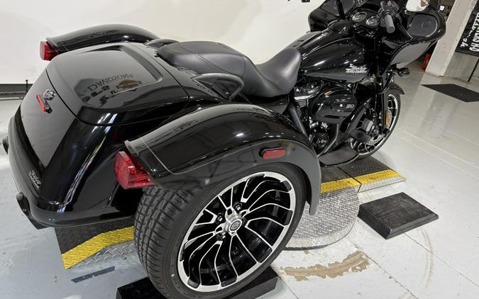 2024 Harley-Davidson® Road Glide® 3 Vivid Black - Black Finish