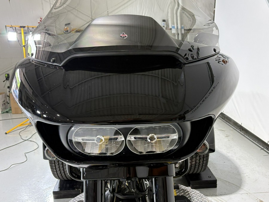 2024 Harley-Davidson® Road Glide® 3 Vivid Black - Black Finish