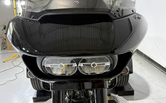 2024 Harley-Davidson® Road Glide® 3 Vivid Black - Black Finish