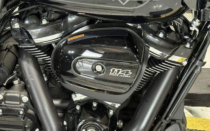 2024 Harley-Davidson® Road Glide® 3 Vivid Black - Black Finish