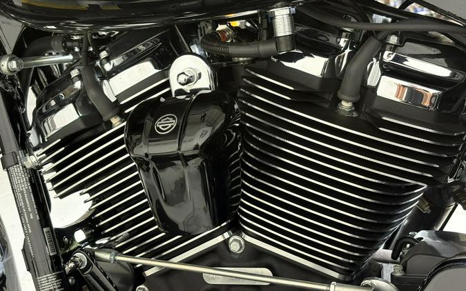 2024 Harley-Davidson® Road Glide® 3 Vivid Black - Black Finish