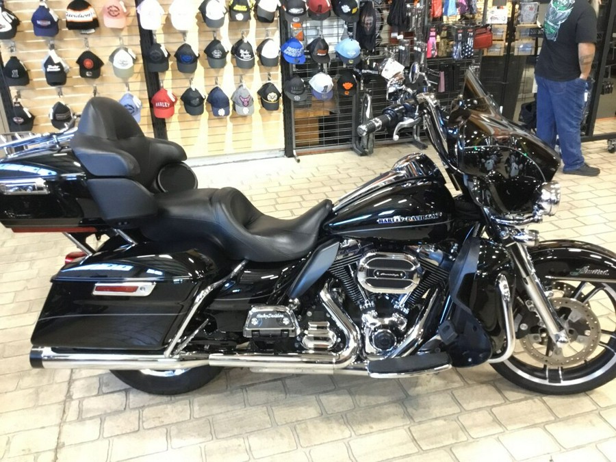 2014 Harley-Davidson Electra Glide Ultra Limited Vivid Black- 1 year warranty included!