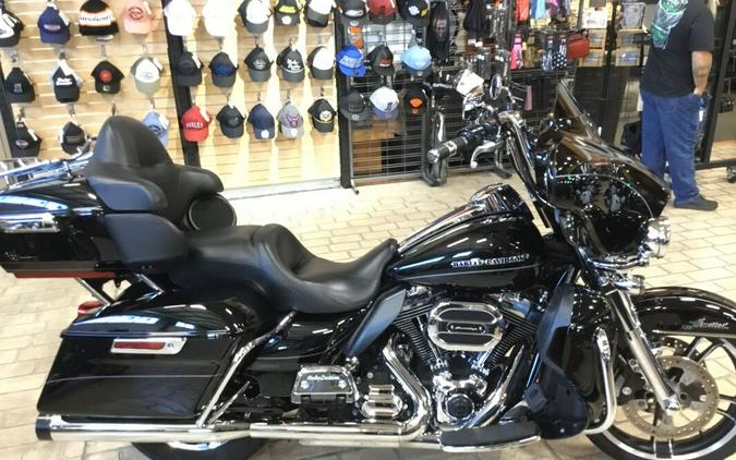 2014 Harley-Davidson Electra Glide Ultra Limited Vivid Black- 1 year warranty included!