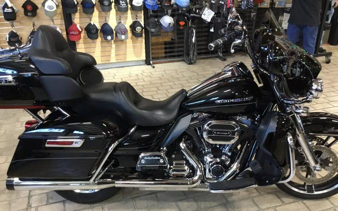 2014 Harley-Davidson Electra Glide Ultra Limited Vivid Black- 1 year warranty included!